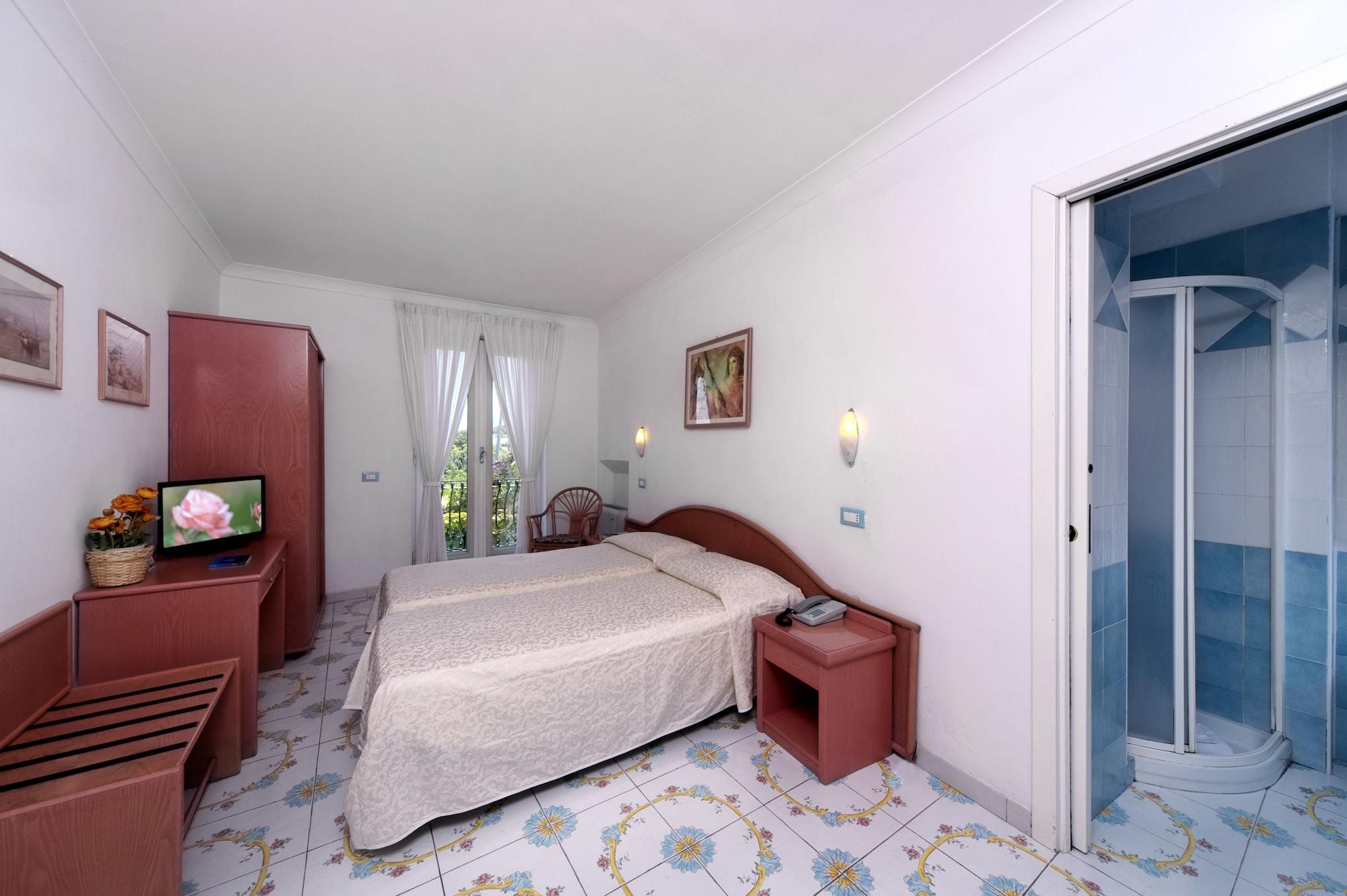 Hotel Bellevue Benessere & Relax Иския Екстериор снимка