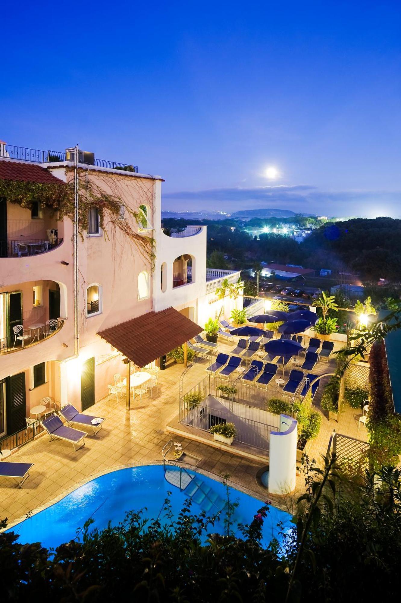 Hotel Bellevue Benessere & Relax Иския Екстериор снимка