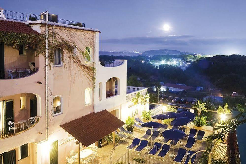 Hotel Bellevue Benessere & Relax Иския Екстериор снимка